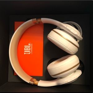 JBL Everest Elites 300 - Like New (Perfect Condition)